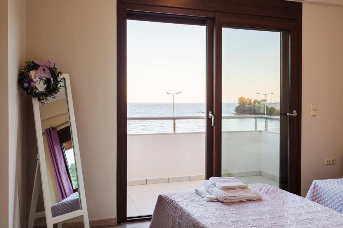 Villa Armonia - Beachfront Majestic Retreat Petalídhion Esterno foto