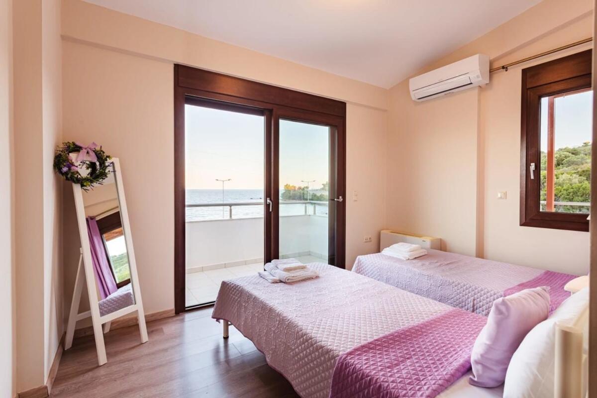 Villa Armonia - Beachfront Majestic Retreat Petalídhion Esterno foto