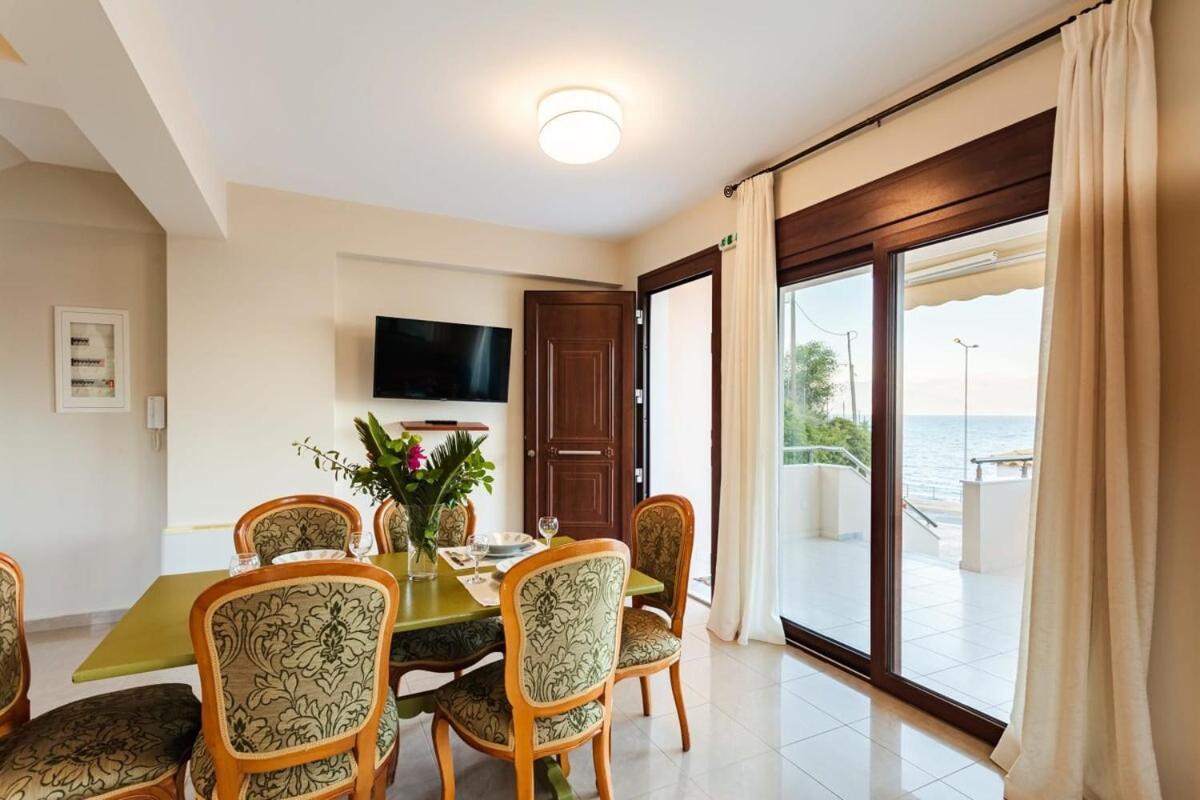 Villa Armonia - Beachfront Majestic Retreat Petalídhion Esterno foto